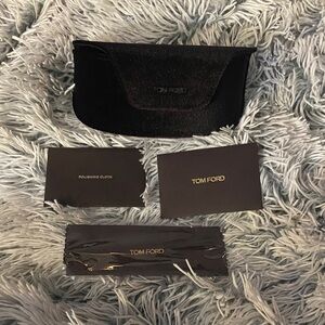 NWT Tom Ford Black Sunglasses Holder with polishing cloth and tom ford cloth